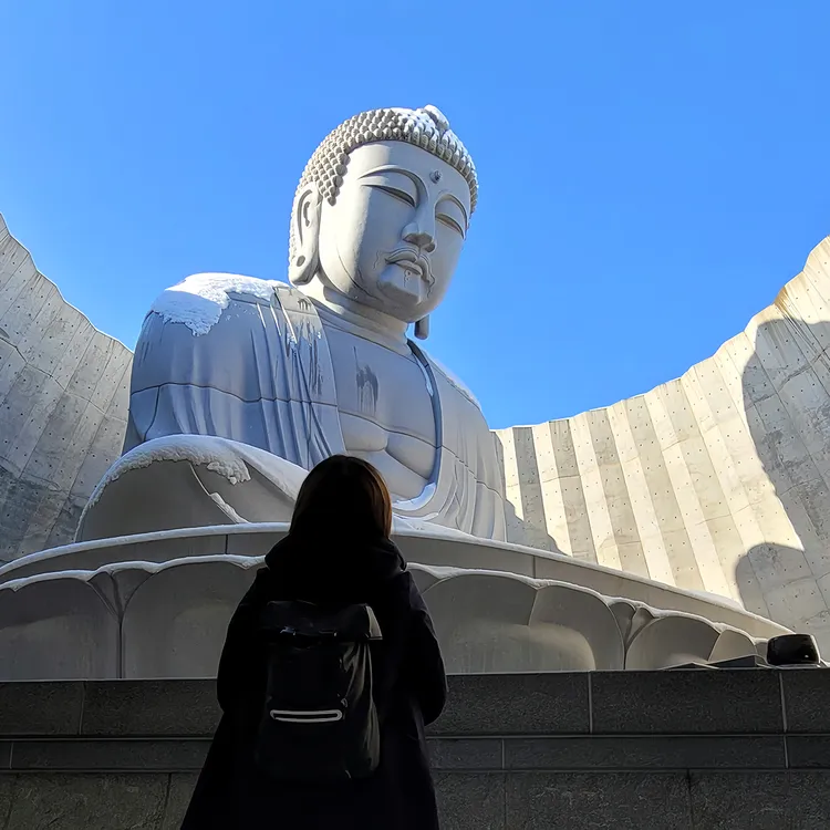 Sapporo classic 1-day tour: Hill of the Buddha + Jozankei Onsen +