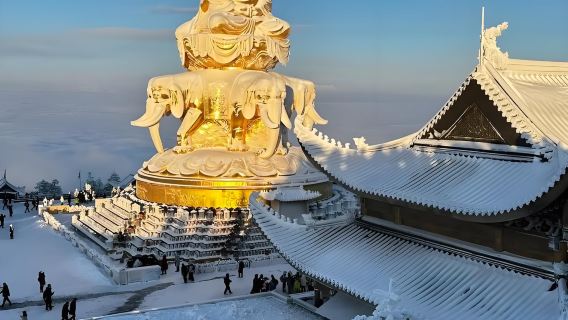 พระใหญ่เล่อซาน + ภูเขาเอเมอิ 1 วัน [ไปกลับจากเฉิงตู/ทิวทัศน์หิมะในฤดูหนาว/เลือกไกด์นำเที่ยวภาษาอังกฤษได้]