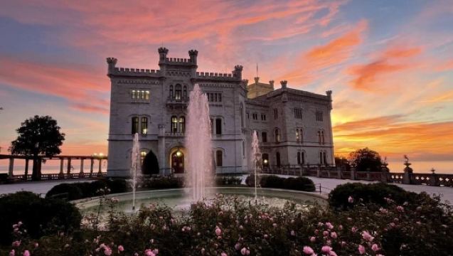 義大利威尼斯來回+的裡雅斯特・亞得里亞海與中歐風情包車一日遊