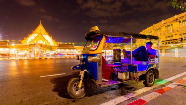 Bangkok Night Tuk Tuk Tour Chinatown Street Food and Landmarks