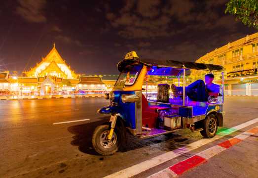 Bangkok Night Tuk Tuk Tour Chinatown Street Food and Landmarks
