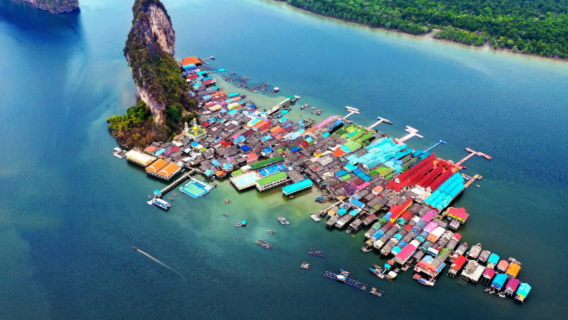 ทัวร์ล่องเรือสปีดโบ๊ตครึ่งวันจากกระบี่ อ่าวพังงาและเกาะ 007 รวมบริการรับส่งโรงแรมไปกลับจากกระบี่ สำรวจหมู่บ้านลอยน้ำเกาะปันหยี + ถ้ำไอศกรีมที่เกาะปะนัก + เกาะ 007