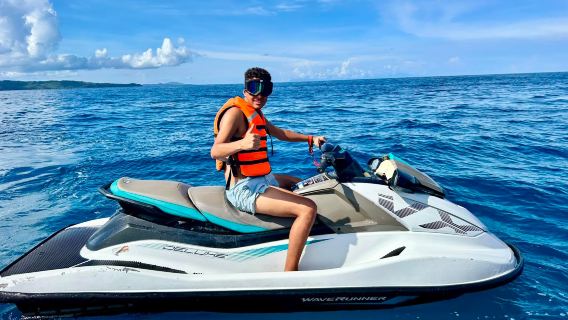 Boracay Thrill & Snap: Jetski + Kostenlose Crystal Kayak Fotogelegenheit.