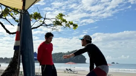 Manuel Antonio: Surfing Lessons with a Private Instructor