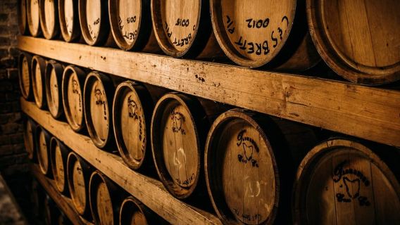 Kempton: Craft Distillery Tour with Whisky Tasting & Lunch