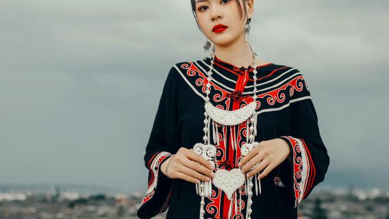 Yuxi: Reisefotografie, Begleitfotografie, Luftaufnahmen, vereinbarte Shootings, Streetfotografie, Begleit-Shootings, Paare, Hochzeitsfotografie, individuelle Porträtfotografie, Kurzvideos