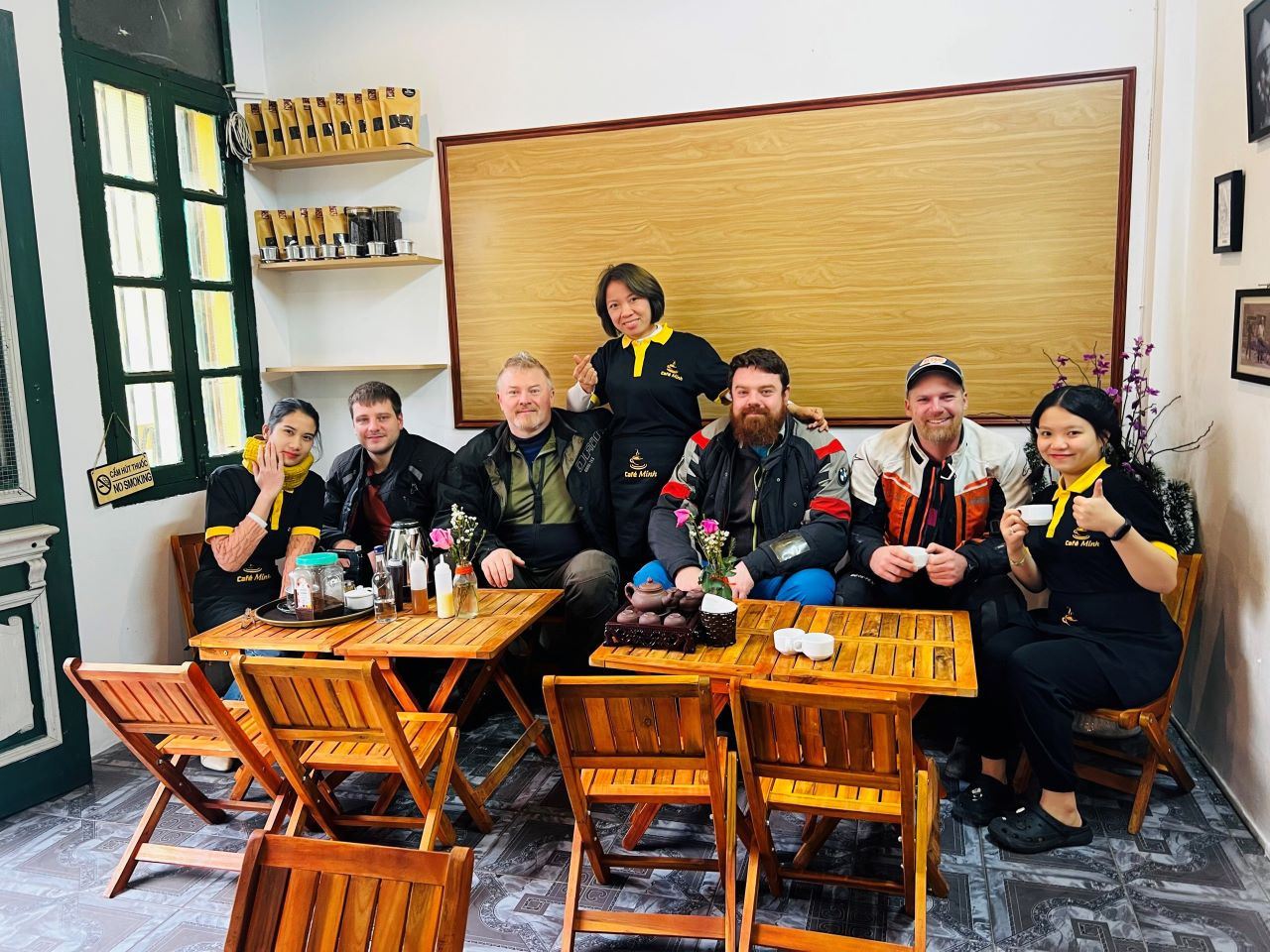 Esperienza interattiva del caffè all'uovo a Hanoi, Vietnam - con opzione aggiuntiva per lo spettacolo di marionette sull'acqua