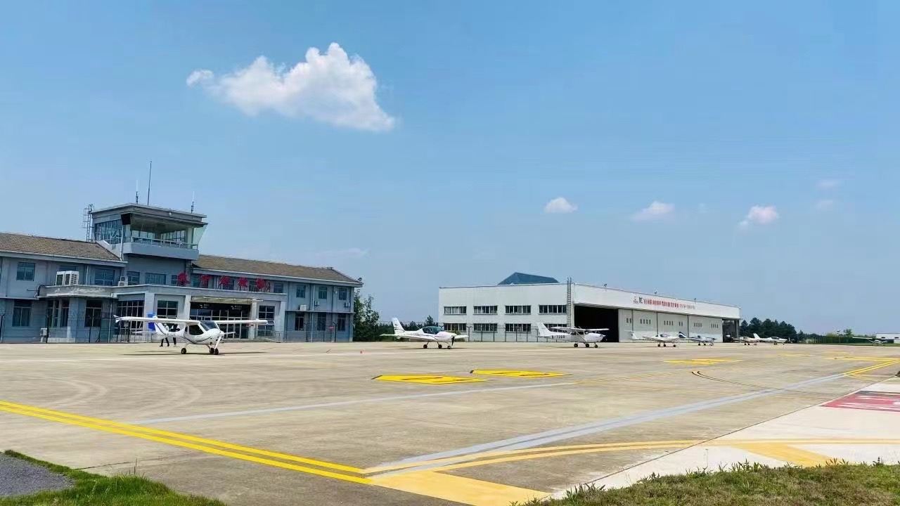 江蘇蘇州澄湖飛行營地固定翼飛行體驗【專業教練一帶一飛行+贈送視訊拍攝】