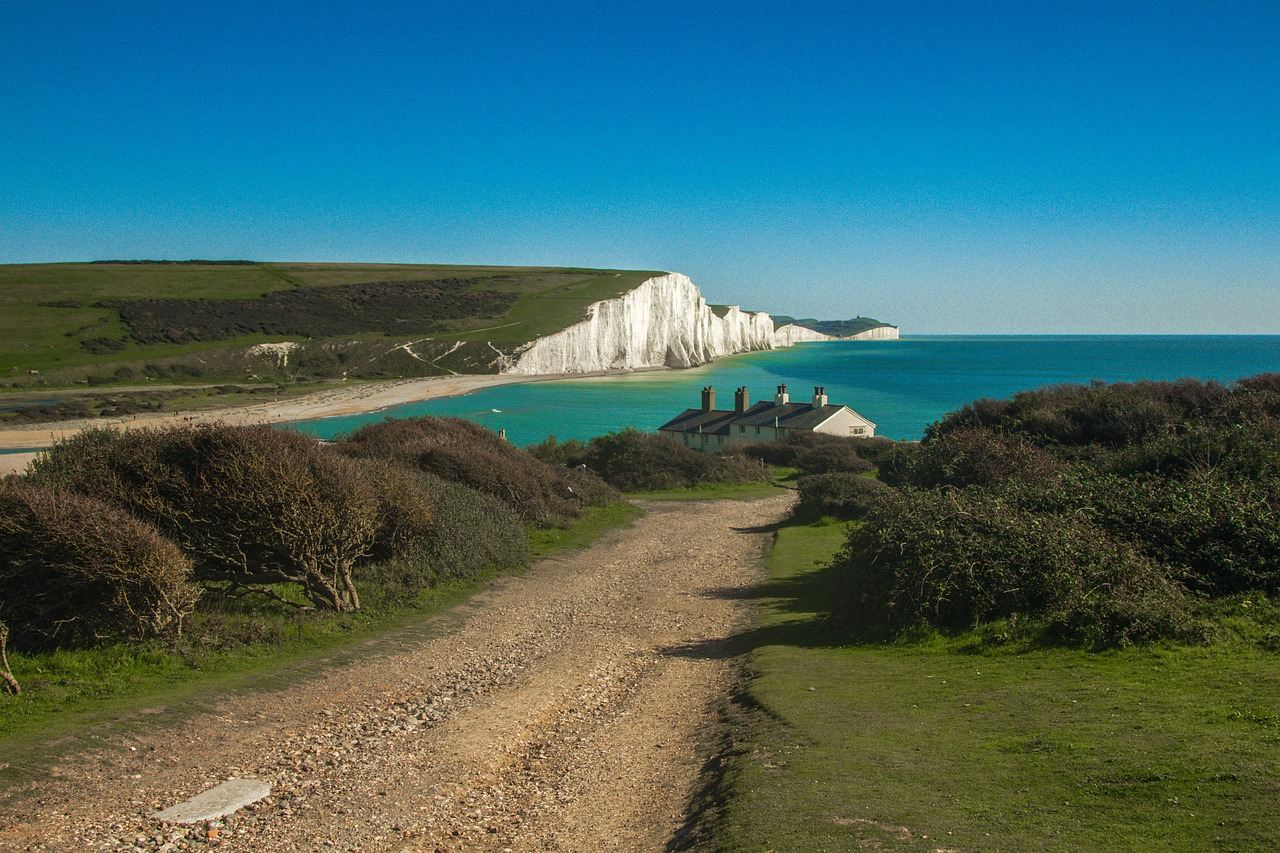 London Round-Trip - Seven Sisters Cliffs - Brighton Palace Pier [Best-Selling Customized Itinerary]