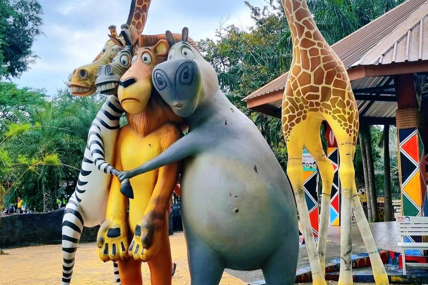 Hipopótamo estrella|Excursión de un día al Safari Mundo de Khao Kheow en Pattaya|Traslado al hotel