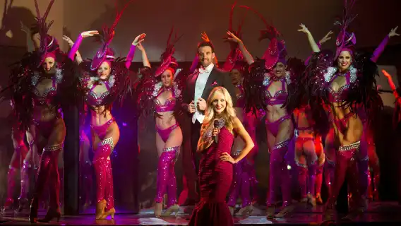 Sydney Harbour: Showboat Cruise + Dinner & Show