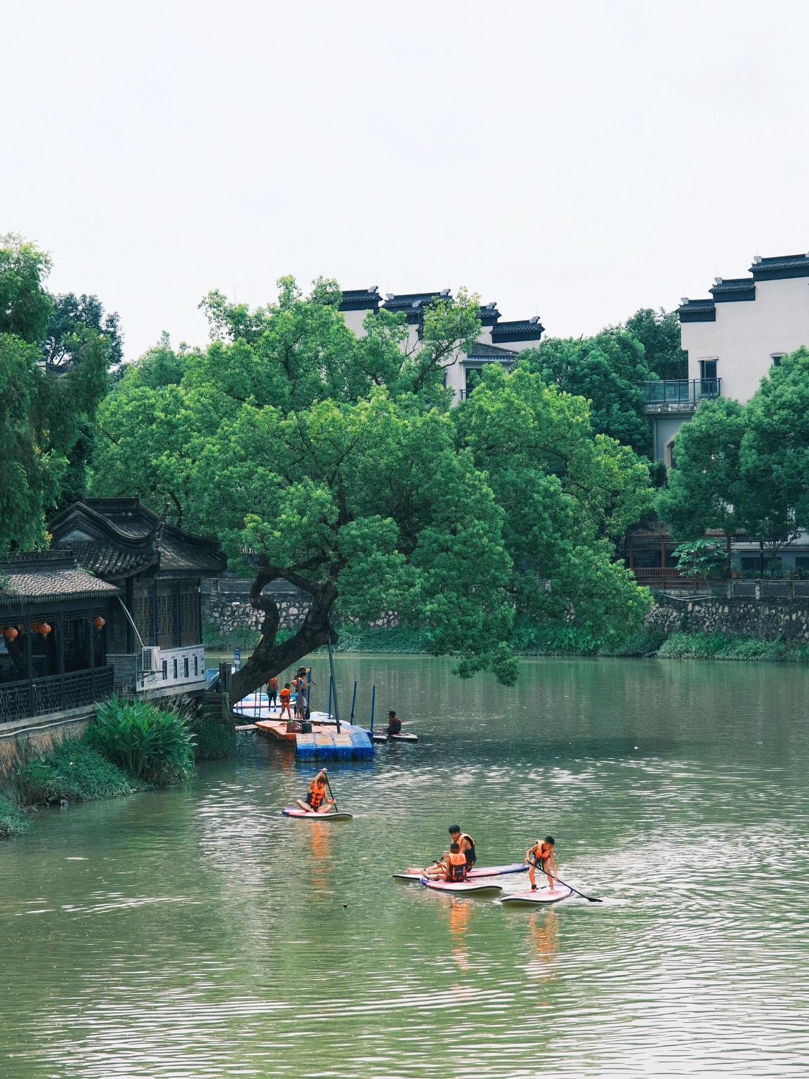 1-day private charter tour to Zhan's Garden + Zhongshan Studio City + Sun Yat-sen's Former Residence Memorial with English service available