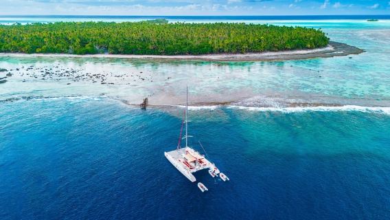 Desde Tahití: tour a la isla Tetiaroa en catamarán a vela