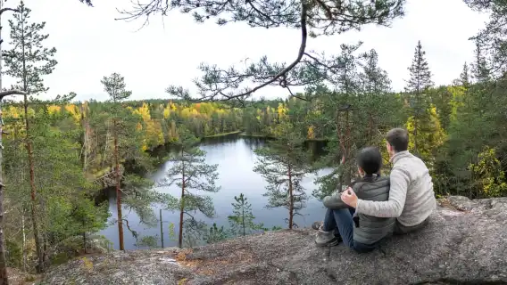 Helsinki: Nuuksio National park hiking with campfire lunch