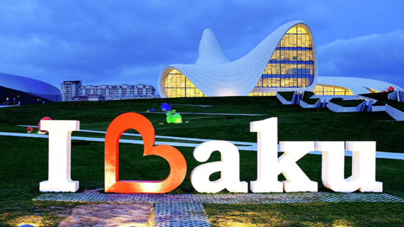 Baku: autobus turistico sali e scendi con audioguida