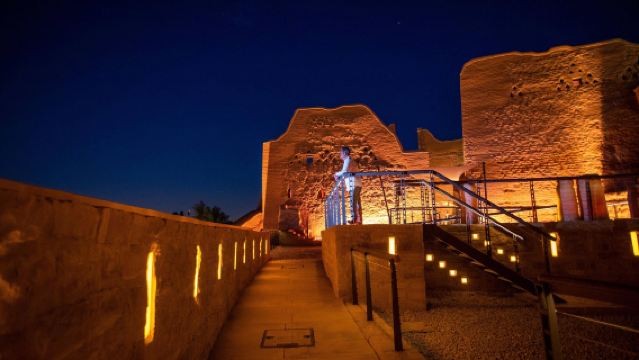 Lawatan sehari ke Bandar Lama Riyadh Arab Saudi + Kedai Kopi Arabica + Tebing Dunia