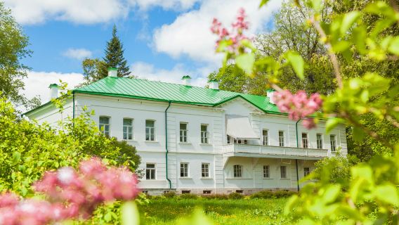 One-day tour to Yasnaya Polyana + Tolstoy Estate Museum + Tula Kremlin in Russia