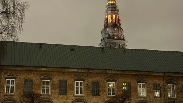 丹麥哥本哈根市區-丹麥皇家圖書館+克里斯蒂安堡宮-包車-精選