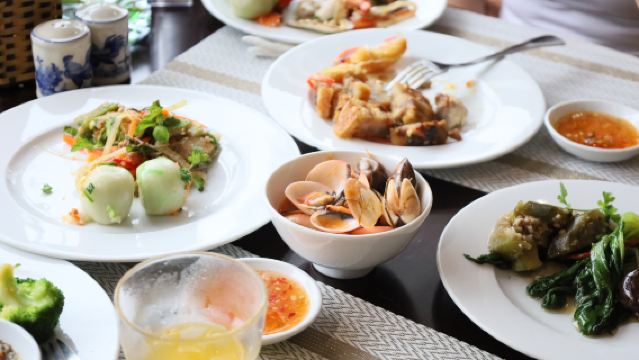 Ganh Que Huong Buffet in Hotel Liberty Saigon Parkview