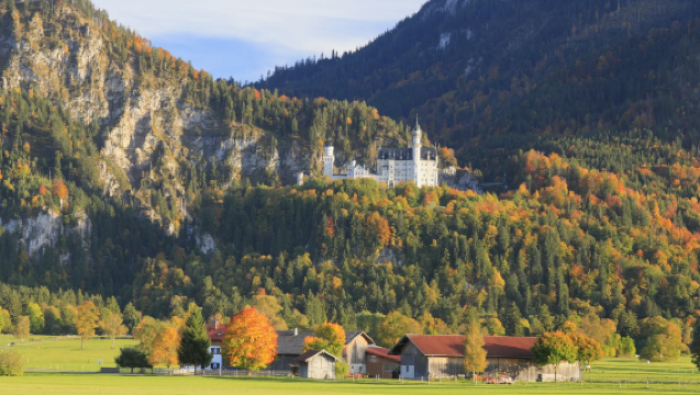 [Pakej Pelancongan Sekitar Munich] Lawatan Istana Neuschwanstein + Gereja Wies + Meneroka Budaya Rakyat Oberammergau