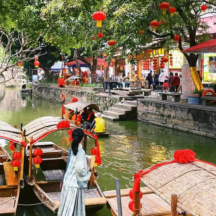 中国広州+仏山祖廟+逢簡水郷+仏山嶺南天地+清暉博物館ワンデーツアー