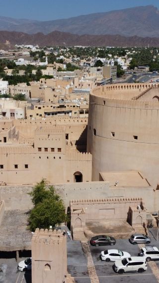 From Muscat: Nizwa Friday Market & Al Hamra Heritage Group Tour