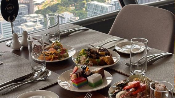 ORBIT Kuala Lumpur Towers roterende restaurant · buffet · eftermiddagste