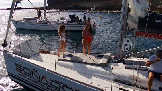 Los Cristianos: Dreamy Small-Group Sailing Trip with Food, Drinks & a Swim