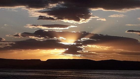 Estepona: Sunset Sailboat Cruise with Drink