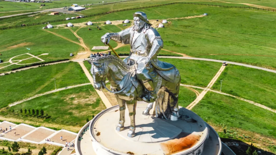Lawatan sehari ke Patung Genghis Khan Ulaanbaatar + Taman Negara Terelj [pengangkutan dari pintu ke pintu hotel]