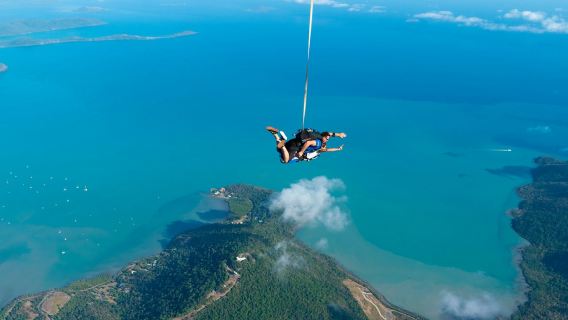 Skydive Airlie Beach