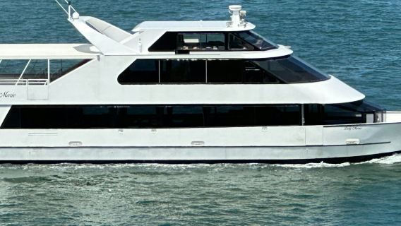 Miami: Crucero al atardecer por la Bahía Biscayne en un yate de lujo