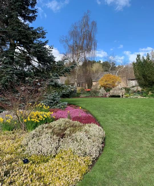 哈洛卡爾花園+納爾斯伯勒城堡一日遊【中文專車】