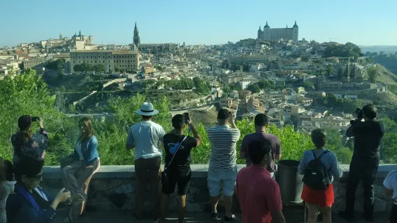 Toledo & Segovia: Day Trip from Madrid