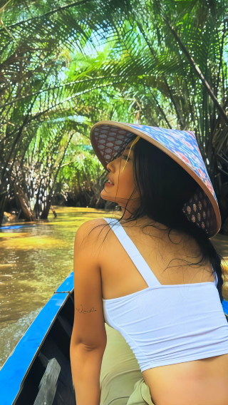 Mekong River Day Trip in Ho Chi Minh City [English and Chinese commentary service + boating in the coconut grove + optional lunch]
