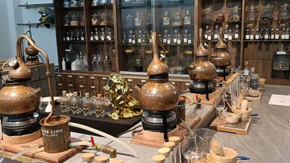 Masterclass sull'Arte della Produzione del Gin - Porta a Casa la Tua Miscela Personale (Valore 120 $)