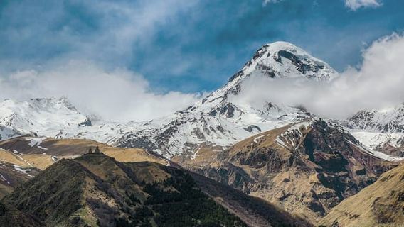 Von Tiflis: Gruppentagestour nach Kasbegi, Gudauri und Gergeti