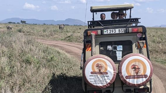 Moshi: Lake Chala Day Trip with Guided Hike and Lunch