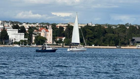 Zadar: Pelayaran Pesisir yang Menawan Petualangan Perahu Kayu 4 jam