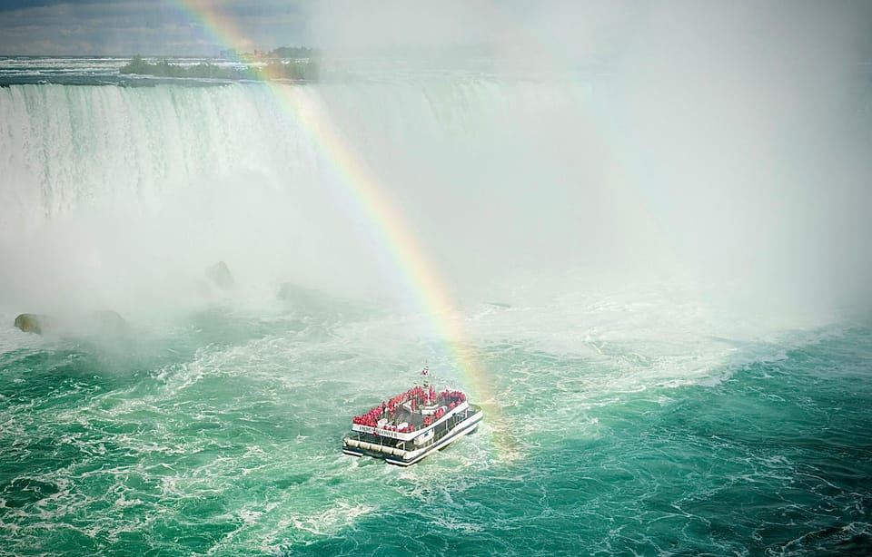 Toronto: Niagara Falls Day Tour + Boat & Behind Falls Entry