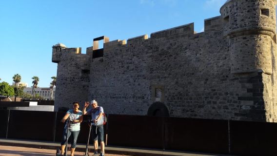 Hoàng hôn trên bãi biển Las Palmas: Tour đi bộ tham quan thành phố