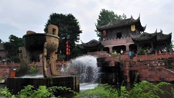 Chengdu Leshan Giant Buddha and Huanglongxi Ancient Town Private Charter Tour with a Variety of Vehicles for Convenient Travel