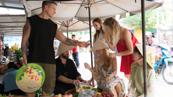 ニャチャン:地元ガイドと一緒に料理教室、市場ツアー、クラフトビレッジ体験