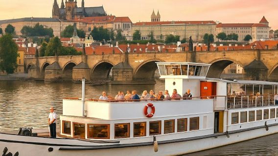 Prague: Boat Tour + Audio Guide + Snack & Drink