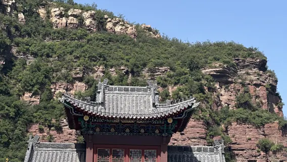 Perjalanan satu hari sewa kendaraan pribadi ke Jembatan Zhaozhou dan Kuil Bailin di Shijiazhuang, Hebei dengan layanan bahasa Inggris