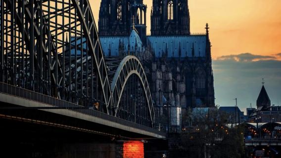 德國紐倫堡城堡+審判法庭紀念館+聖塞巴都教堂全景一日遊