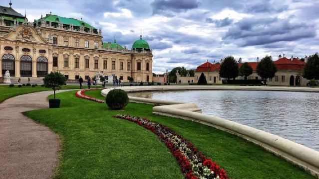 奧地利維也納環城道+美泉宮+霍夫堡+斯蒂芬教堂+格拉本街之旅