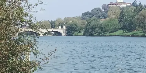 意大利米蘭來回:都靈王宮+瓦倫蒂諾城堡中文包車遊【不含門票】