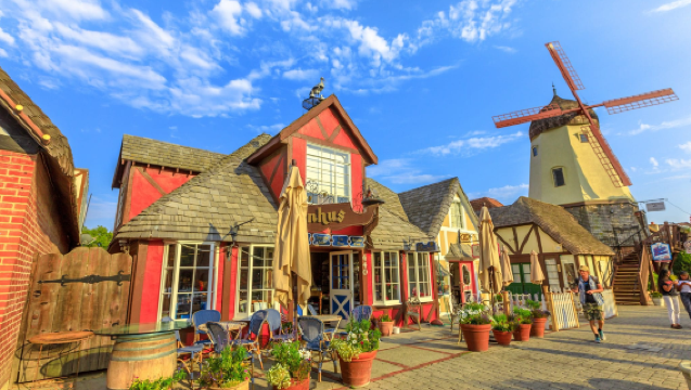 Eendaagse tour in Los Angeles, Verenigde Staten: Solvang + Santa Barbara Waterfront + Santa Barbara Old Mission | toegangstickets zelf regelen