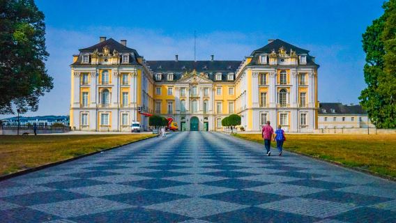 [Lawatan Sehari Cologne Jerman] Rumah Beethoven + Augustusburg Brühl (Tidak Termasuk Tiket Masuk)